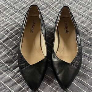 Life Stride Women's Black Pointed Flats